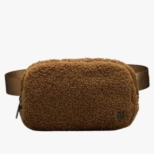 Lululemon fleece belt bag, burnt caramel (very gently worn)